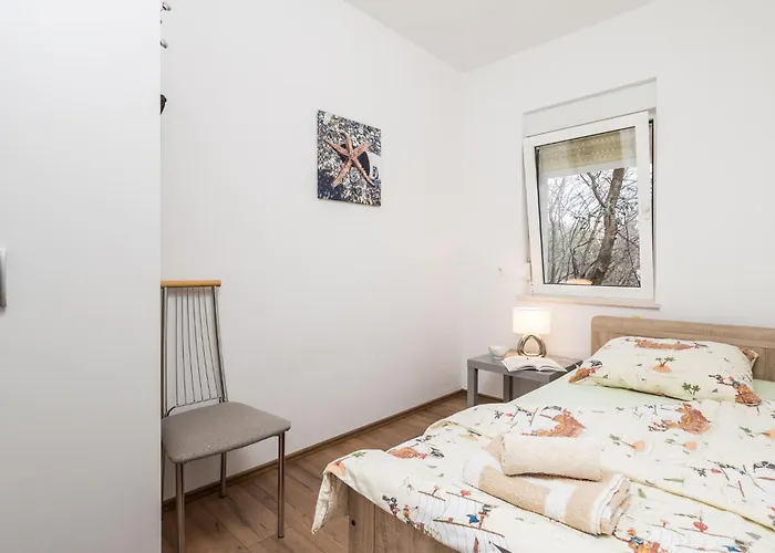 Apartment Lovely In Bregi With Wifi *