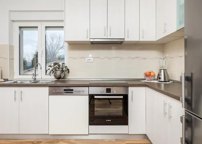 Lovely In Bregi With Wifi Apartment *