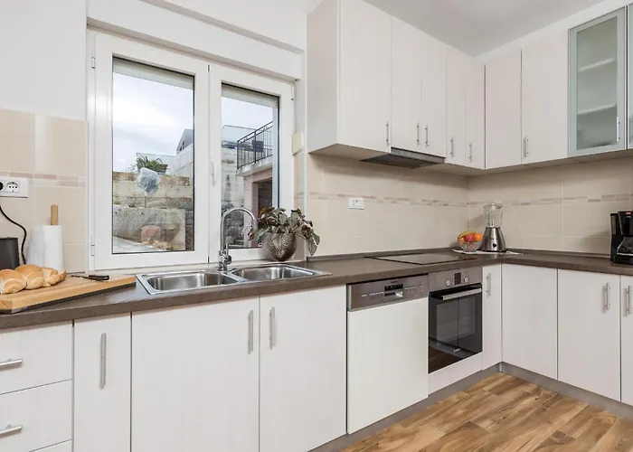 Lovely In Bregi With Wifi *