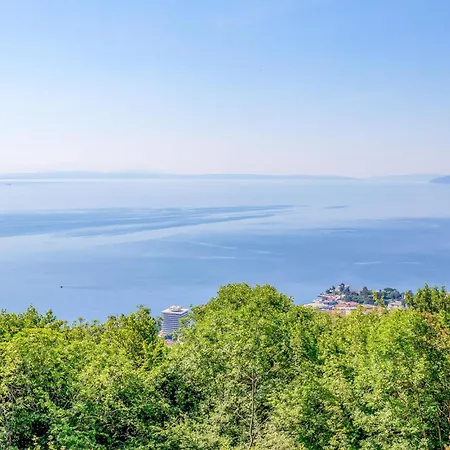 Awesome In Bregi With House Sea View Appartement Breza