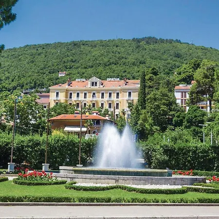 Lovely In Bregi With Wifi