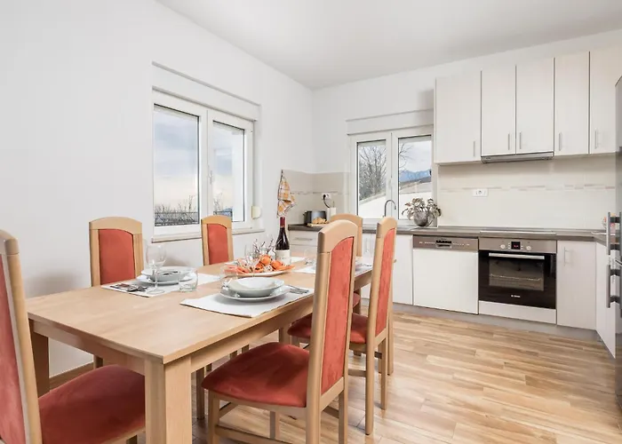 Apartment Lovely In Bregi With Wifi