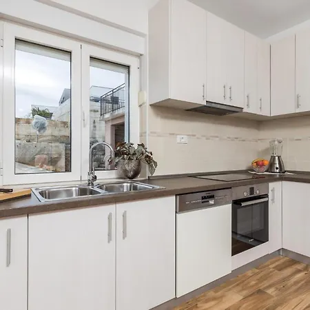 Lovely In Bregi With Wifi *