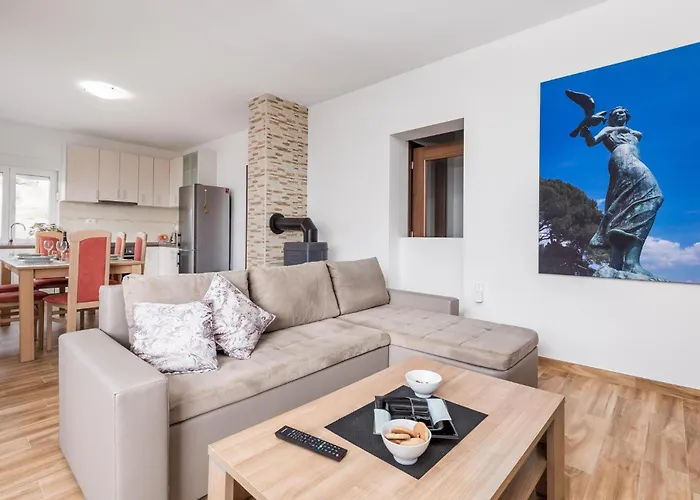 Lovely In Bregi With Wifi